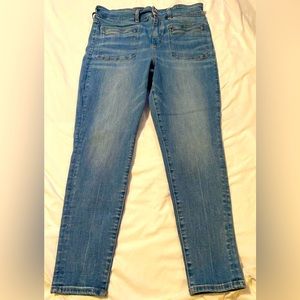 American Eagle hi rise jeggings. Next level stretch. Size 16 short.